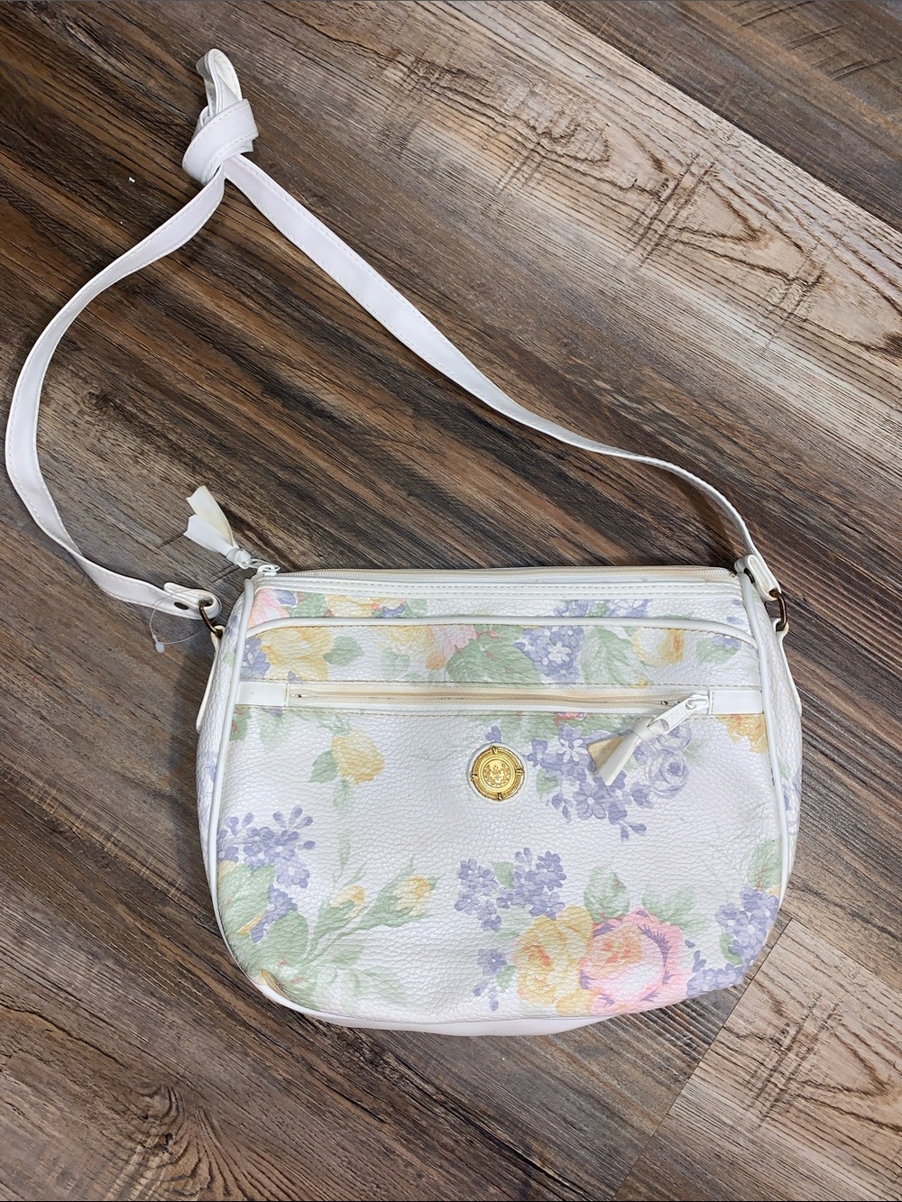 Vintage White Floral Crossbody Bag with Gold Emblem
